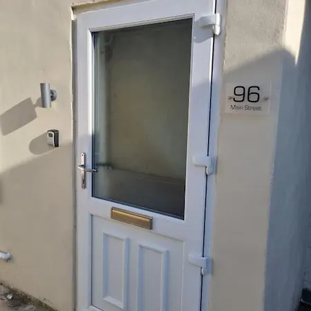 Free Parking, Edge Of 'the Lakes', Apartment